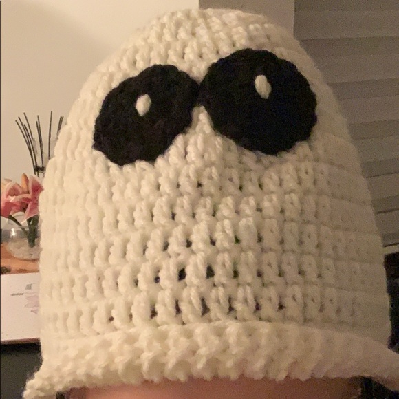Halloween “Ghost” beanie - Picture 2 of 2